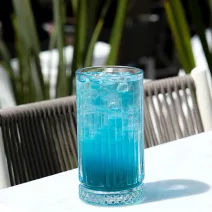 Hidratantna športna pijača z modro spirulino