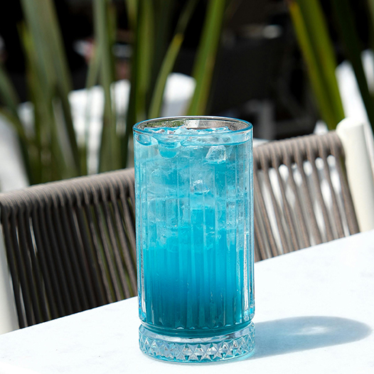 Hidratantni športni napitek z modro spirulino